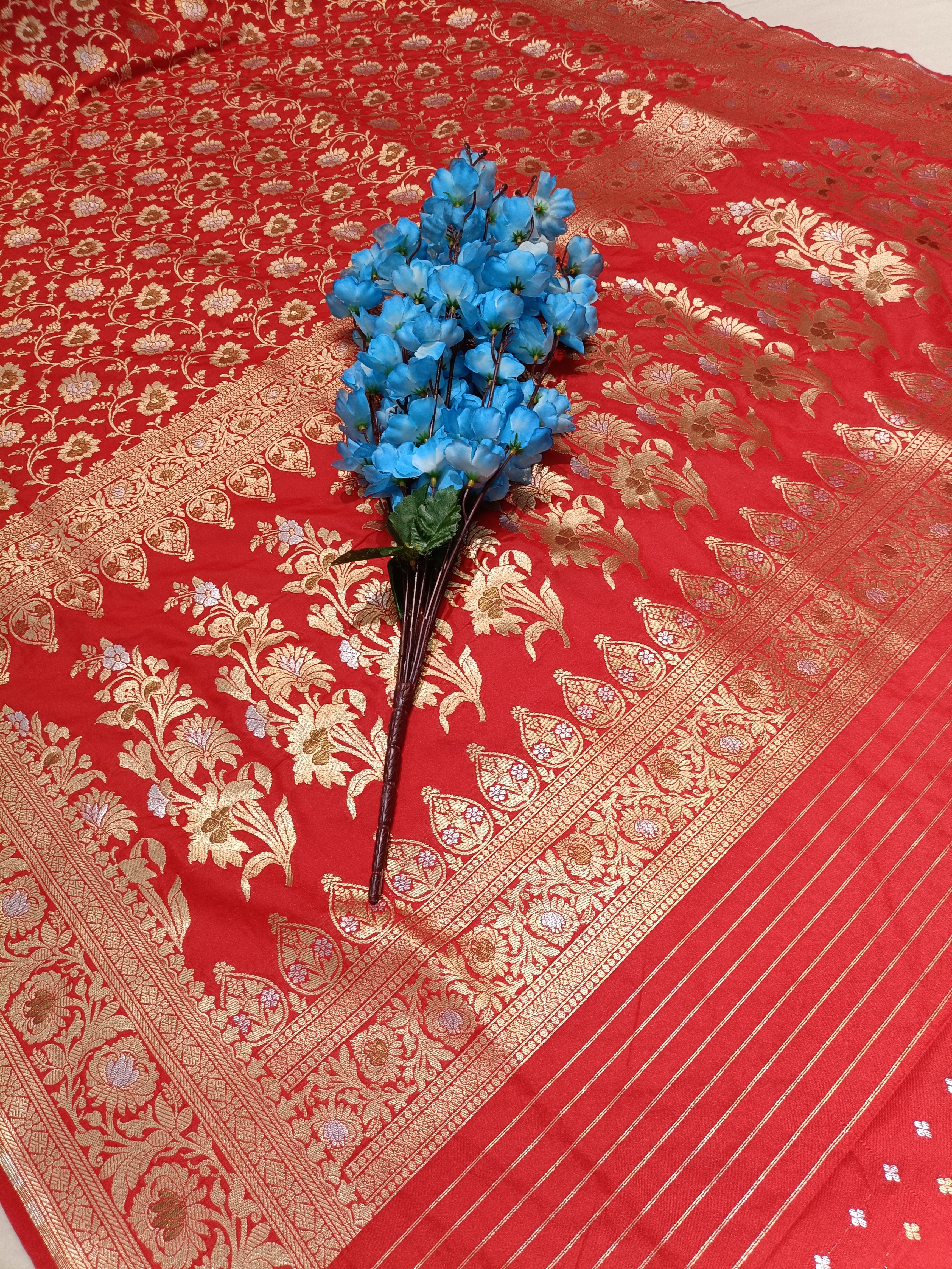 Rad Banarasi Pawri Silk Meenakari Saree