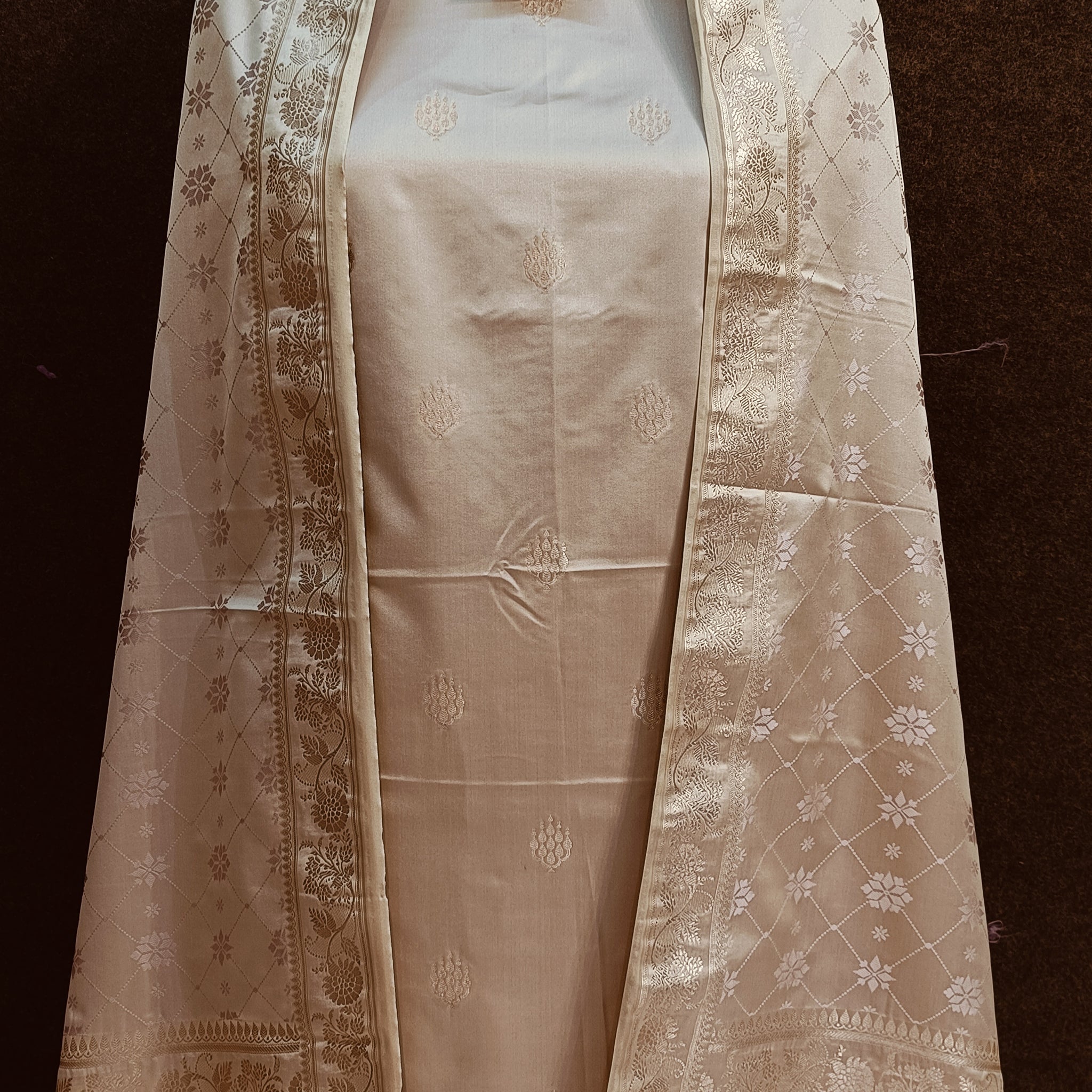 Banarasi Mashru Silk Creem Suit